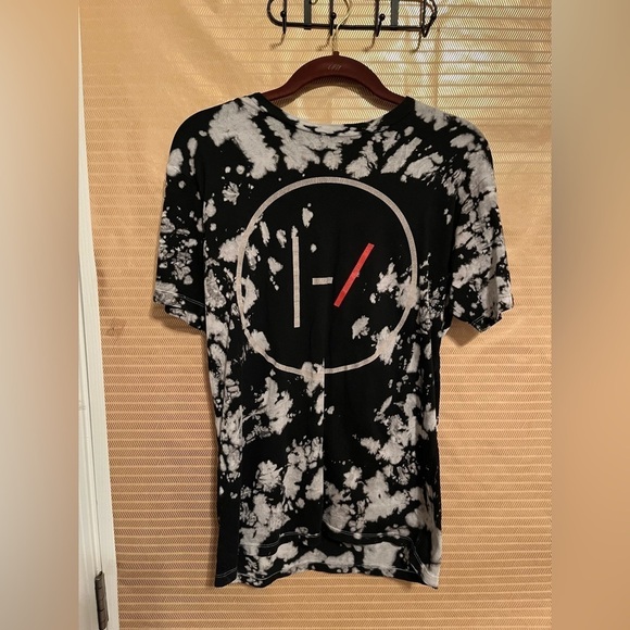 TWENTY ONE PILOTS~GRAPHIC SHIRT~PRE SHRUNK 100% COTTON~SM - Picture 1 of 5